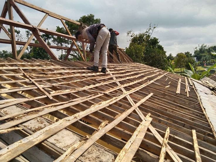 Langkah-Langkah Renovasi Atap Rumah Sendiri